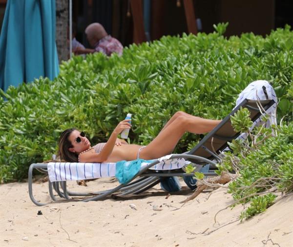 Lea Michele sexy ass in a bikini seen at the beach by paparazzi.











