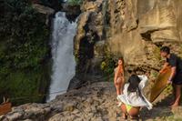 Demi Rose sexy ass and cleavage in a new bikini photo shoot in Bali.


