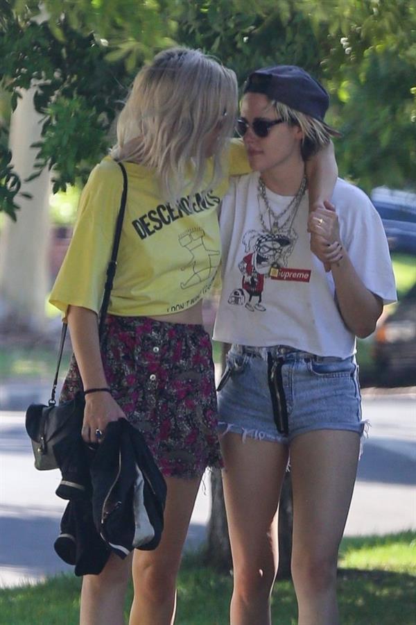 Kristen Stewart and Dylan Meyer lesbian kiss seen making out by paparazzi.




























