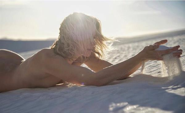 Shantel VanSanten nude photo shoot in the sand showing her naked ass.



























