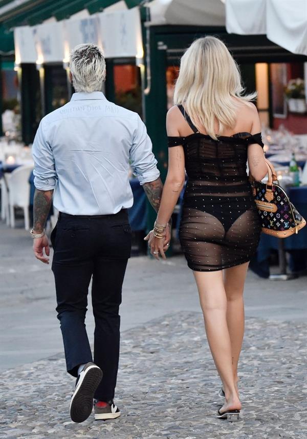Chiara Ferragni sexy in a see through dress showing her ass in panties seen by paparazzi.






