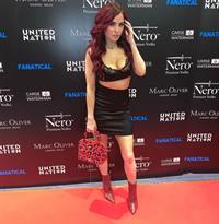 Carla Howe nip slip wardrobe malfunction seen by paparazzi flashing her tits on the red carpet for Fanatical film premiere.



















