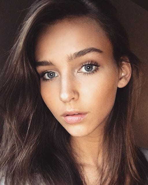 Rachel Cook taking a selfie