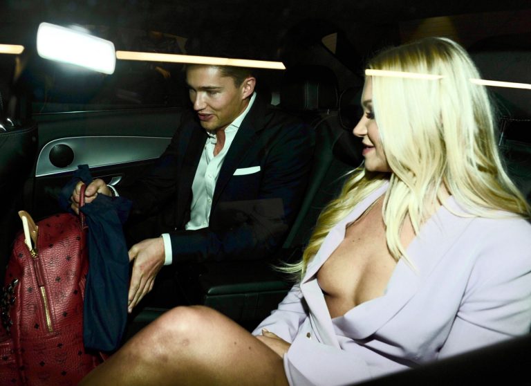 Abbie Quinnen Pictures Abbie Quinnen nip slip wardrobe malfunction seen by paparazzi showing her braless boobs flashing her tits.