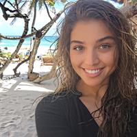Daniela Lopez taking a selfie