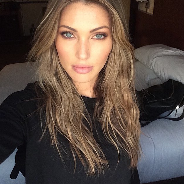 Simone Villas Boas taking a selfie