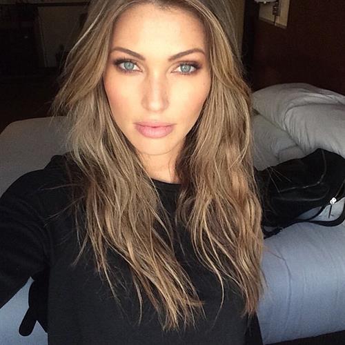 Simone Villas Boas taking a selfie