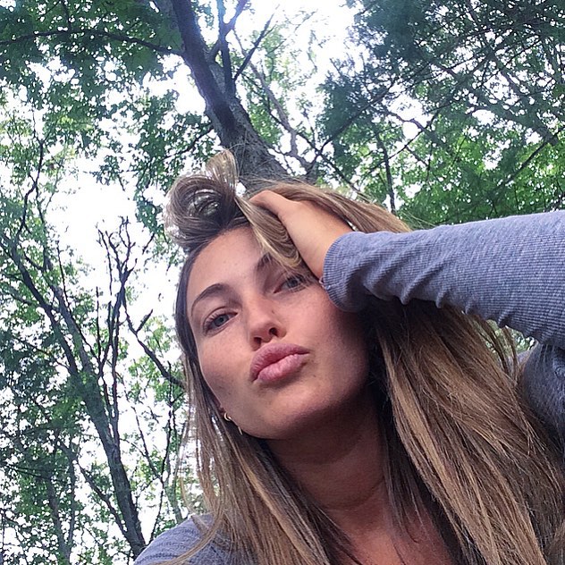 Simone Villas Boas taking a selfie