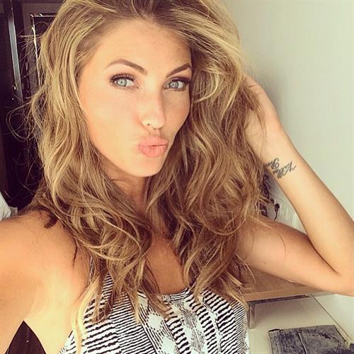 Simone Villas Boas taking a selfie