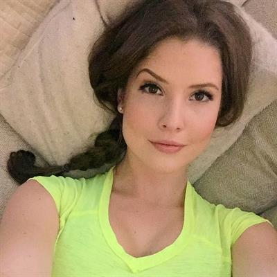 Amanda Cerny taking a selfie