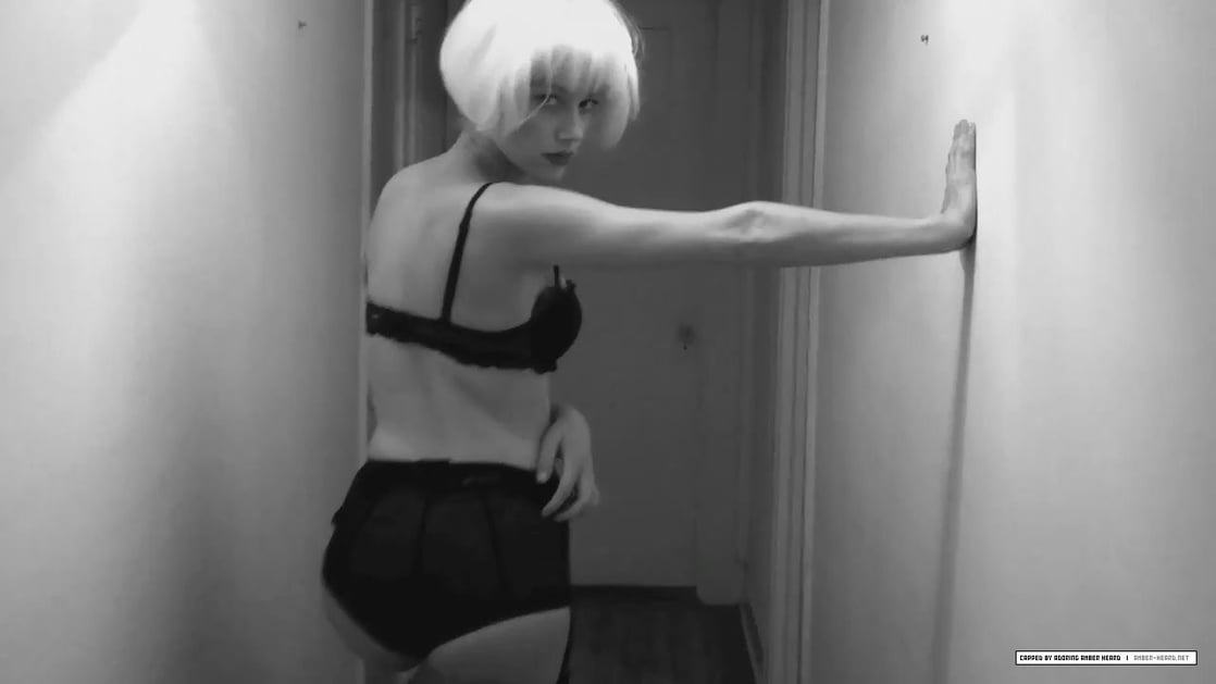 Amber Heard in lingerie - ass