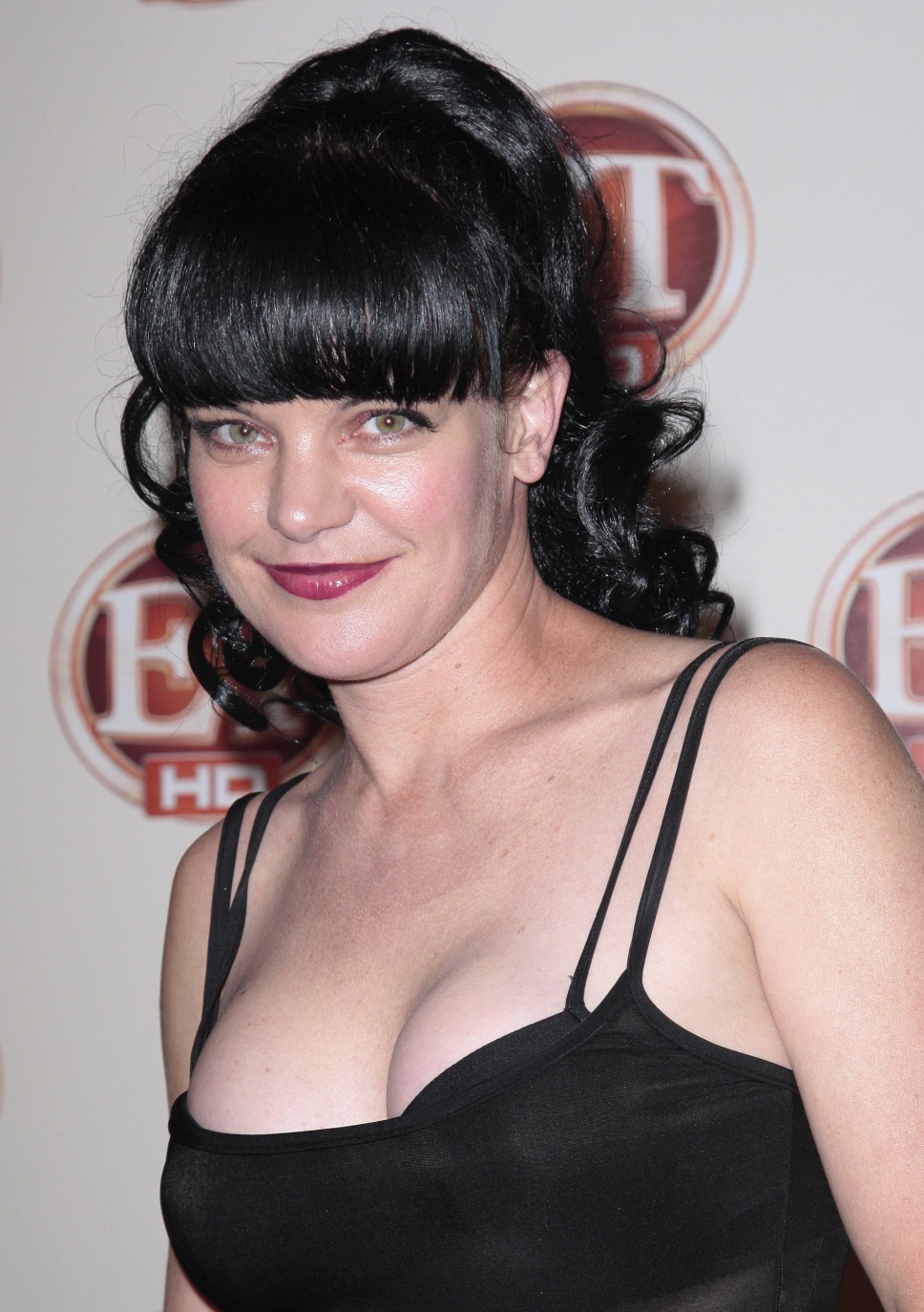 Pauley Perrette Pictures in an Infinite Scroll - 249 Pictures