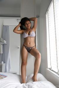 Ella Knox Curvy Exotic Vixen in Bed