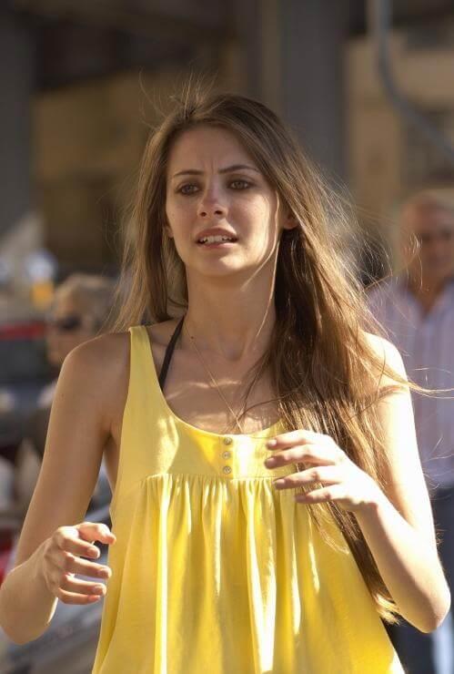 Willa Holland