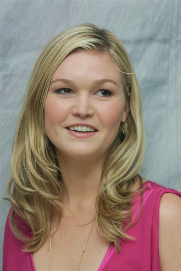 Julia Stiles