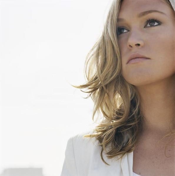 Julia Stiles