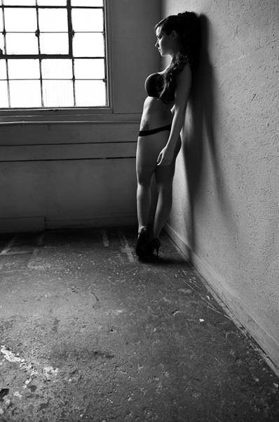 Elizabeth Marxs in lingerie