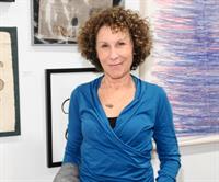 Rhea Perlman