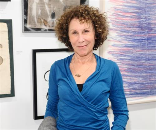 Rhea Perlman