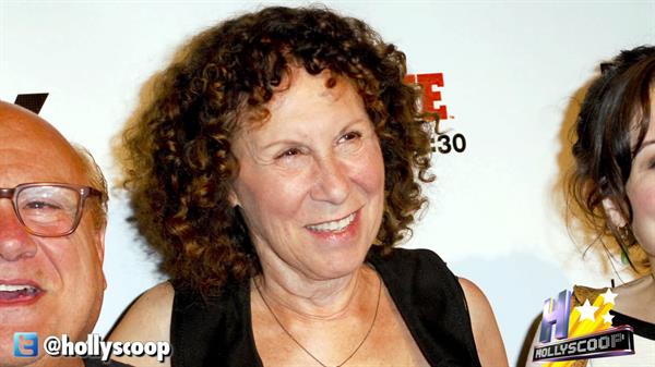 Rhea Perlman