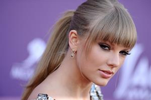 Taylor Swift 48th Annual Academy of Country Music Awards in Las Vegas 4/7/13 