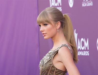 Taylor Swift 48th Annual Academy of Country Music Awards in Las Vegas 4/7/13 