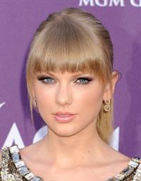 Taylor Swift 48th Annual Academy of Country Music Awards in Las Vegas 4/7/13 