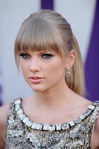 Taylor Swift 48th Annual Academy of Country Music Awards in Las Vegas 4/7/13 