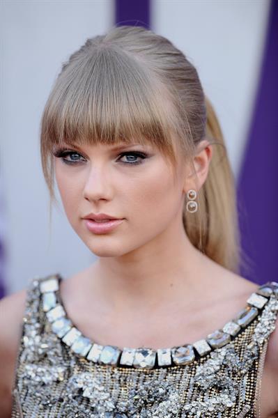 Taylor Swift 48th Annual Academy of Country Music Awards in Las Vegas 4/7/13 