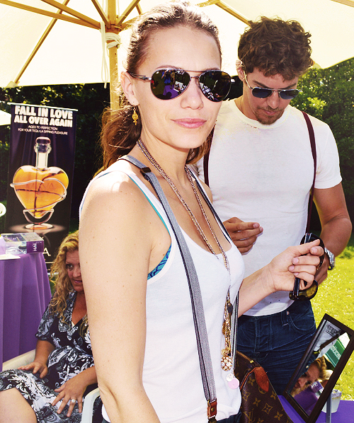 Bethany Joy Lenz-Galeotti