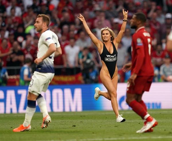 Jun 1, 2019 - Streaker on the Pitch: Champions League Final 2019: Tottenham v Liverpool