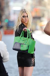 Taylor Momsen on the set of an untitled Tomomi Itano Music Video (09.04.2013) 