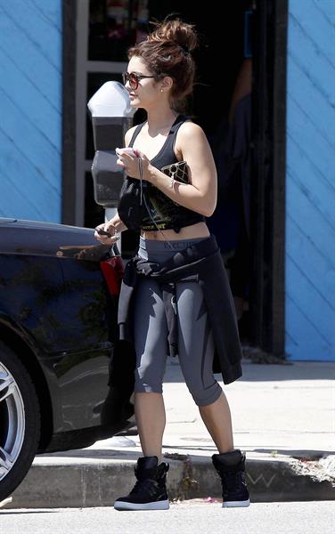 Vanessa Hudgens Spotted after workout in Studio City (May 28, 2013) 