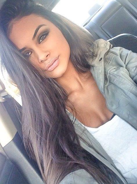 Sophia Miacova taking a selfie