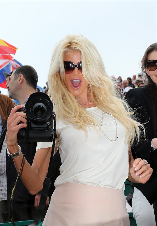 Victoria Silvstedt Lunches at the Monte-Carlo Country Club in Monaco (April 19, 2013) 