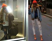 Amanda Bynes taking a selfie