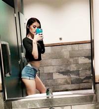 Marina Leigh taking a selfie