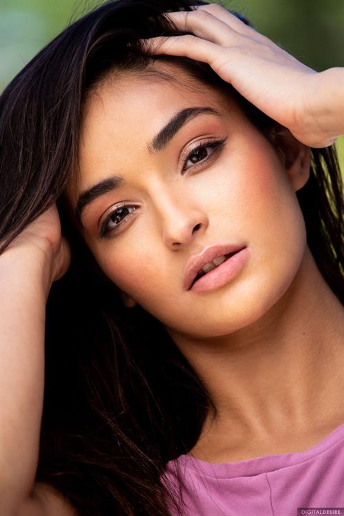 Emily Willis Pictures Emily Willis is a goddess by the pool