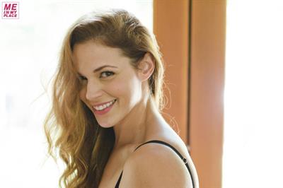 Amanda Righetti