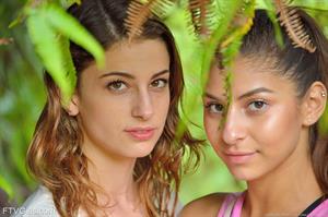 Kristen-and-Nina Nude Pictures Secret Kailua Trail