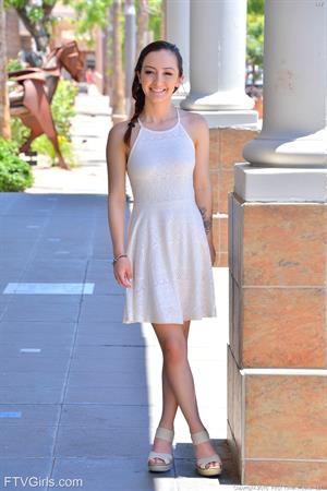 Lily Nude Pictures Visiting The Gallery