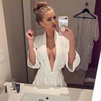 Cambria Joy taking a selfie