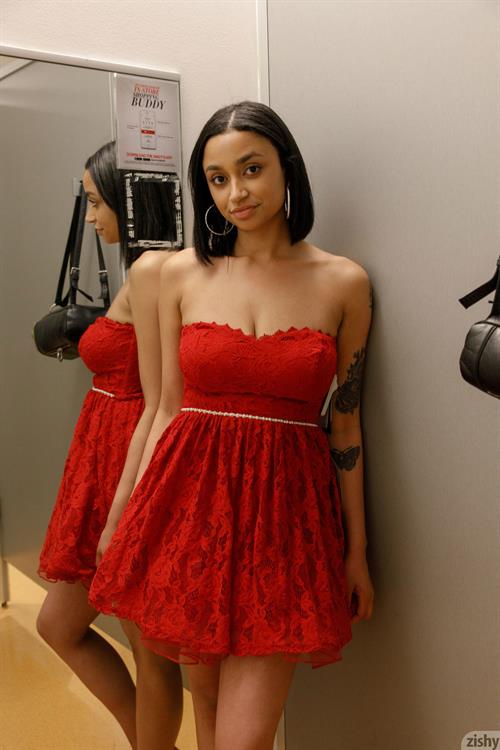 Wynona Gibbs Mall Babe