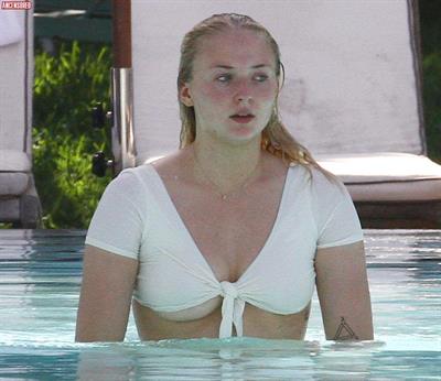 Sophie Turner (Actress)