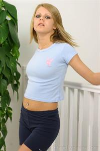  Sexy blonde in tight fitting gym kit 