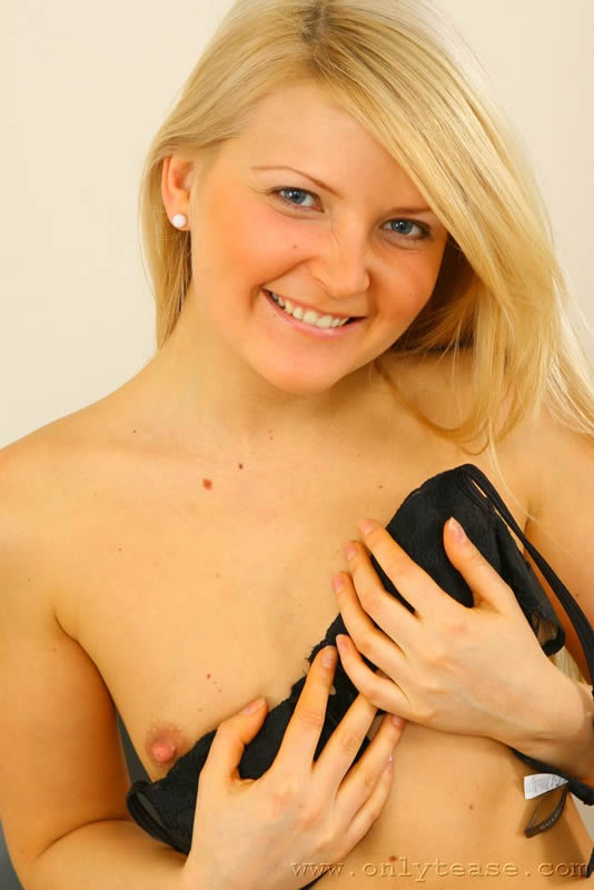  Blonde 'lady in red'!! Oxi looking stunning in her evening dress and black lingerie. 