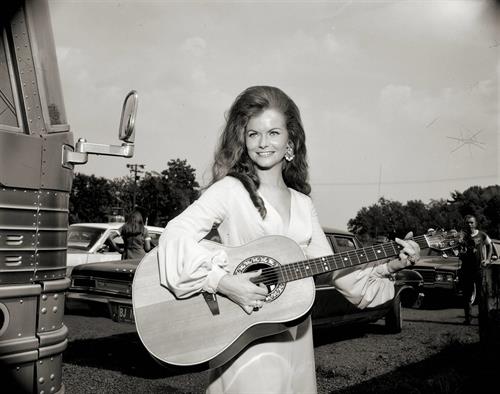 Jeannie C. Riley