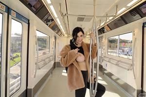 Giulia Wylde Topless Pictures Giulia Wylde Flashing her Boobs