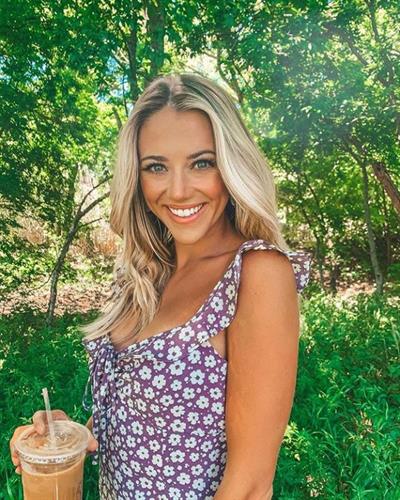 Social Media Influencer
Former TV news reporter