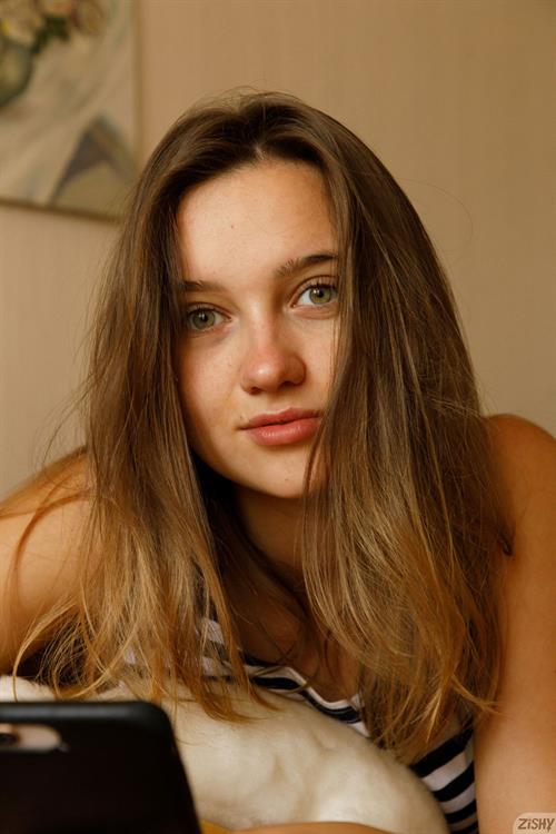 Alevtina Batman Pictures Alevtina Batman Shows Nice Ass